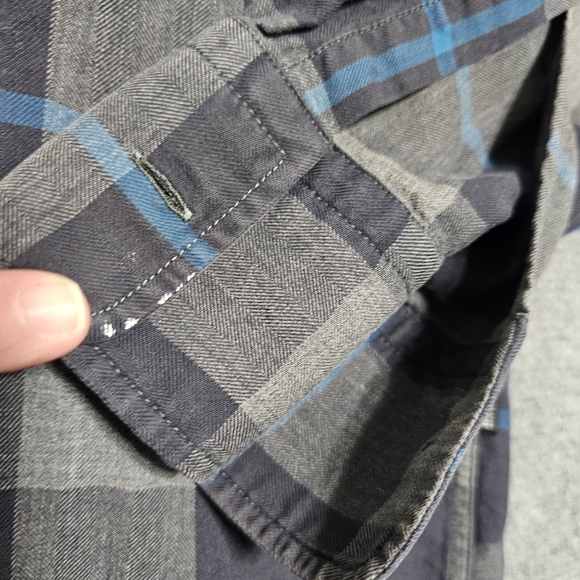 Hugo Boss Slim Fit Blue Gray Plaid Button Up Shirt Mens S Cotton Cashmere Blend - Picture 2 of 12